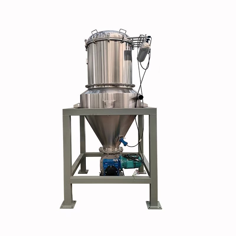 Continuous type vacuum conveyor